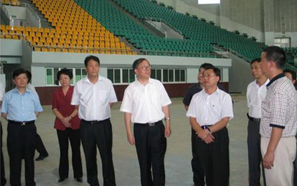 时任湖北省委书记、省人大主任李鸿忠视察尊龙凯时-人生就是搏集团武当山体育馆项目部
